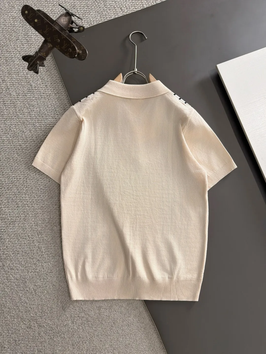 Next day shipment High Quality BC 2026 Summer New Arrival men's short-sleeved T-shirt Made of combed cotton yarn knitted cotton fabric, pure cotton high-weight special yarn, it feels full of weight when weighed, and the upper body is more textured than ordinary T-shirts. This texture can cope with the weather easily and is suitable for both hot and cold! The pattern on the chest adopts three-dimensional embroidery technology, and is perfectly produced stitch by stitch with reference to the original version! Loose fit design, looks noble. Size: M to XXXL